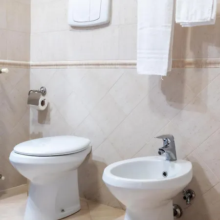 The House Aeroporto 4*